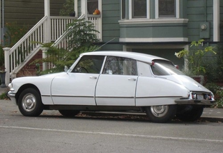 Illustration for article titled 1967 Citroën DS21 Pallas Down On The Alameda Street
